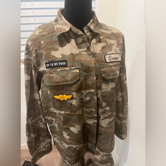 Forever 21 Tops - Forever 21‎ Camo Shirt Long Sleeve button up jacket